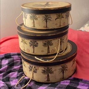 Stackable palm tree decor